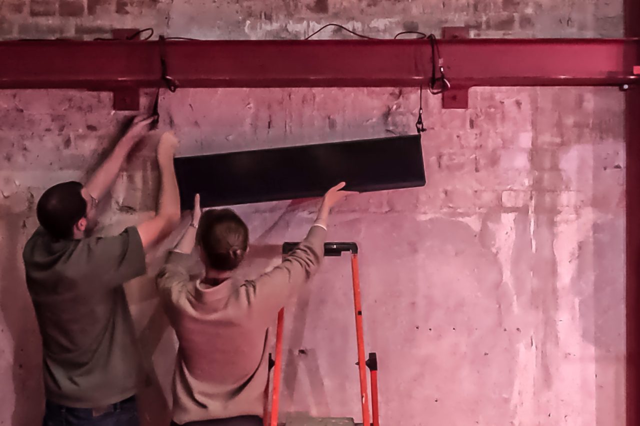 Installing the caption box