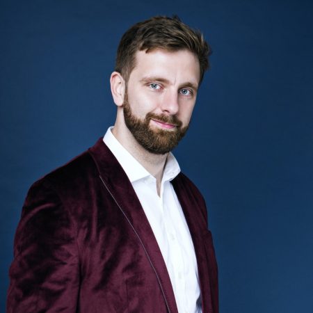 Headshot of comedian Pierre Novellie.